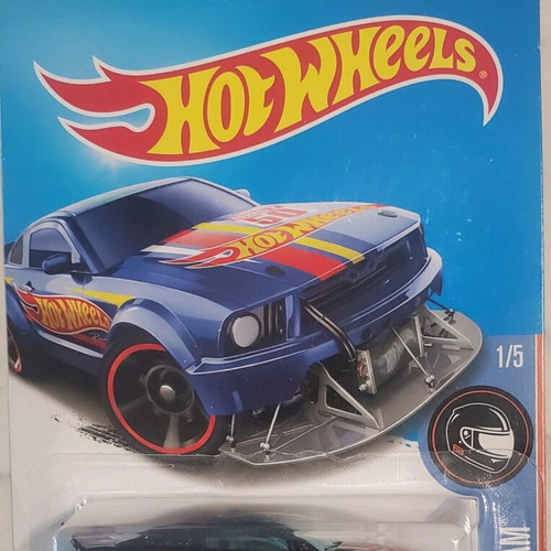 Hot Wheels 2015 Super Treasure Hunt Ford Mustang