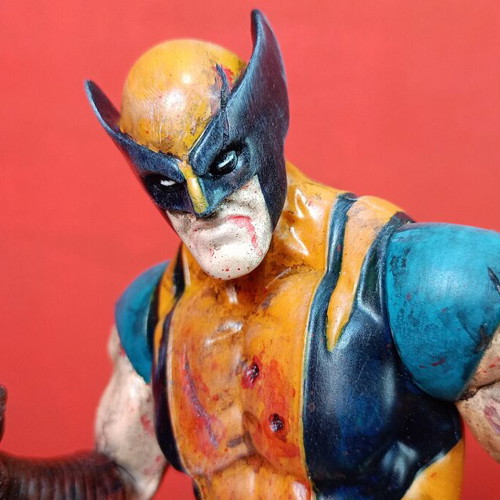 Wolverine figure 30 cm like new with wooden base diorama
