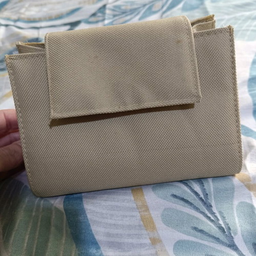 Small beige toiletry bag like new