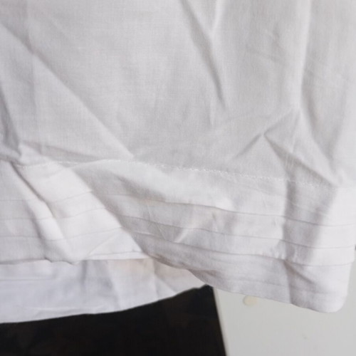 White blouse with wide sleeves, buttons and lace, size M/L