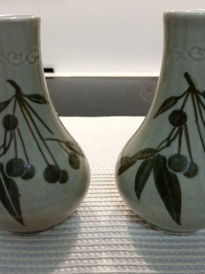Vintage Pyongyang decorative vases, pair