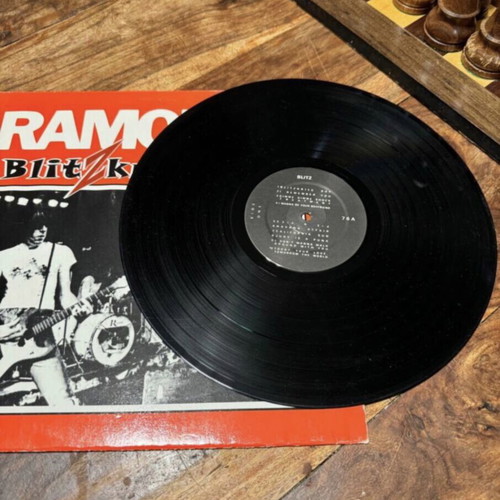 Ramones Blitzkrieg 76 record used, rock