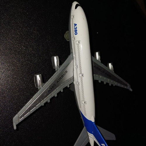 Airplane models like new for collectors