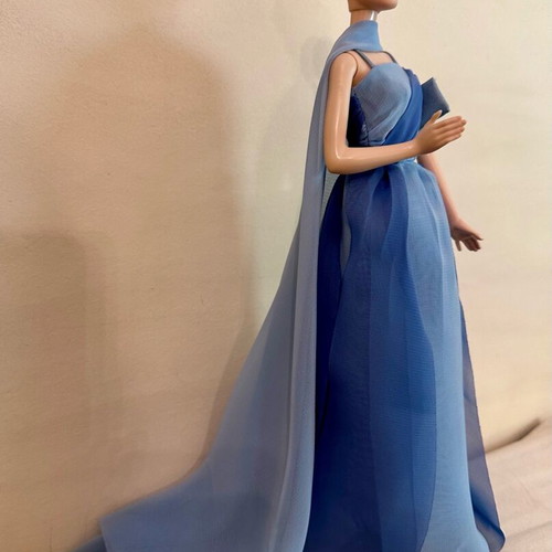 Collectible Barbie Grace Kelly To Catch a Thief 2011 Pink Label like new