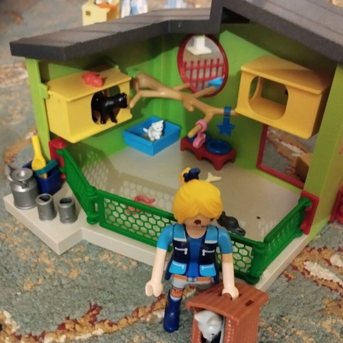 Playmobil animal care set like new