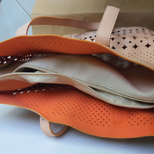 Double bag coral and beige like new, hand and shoulder