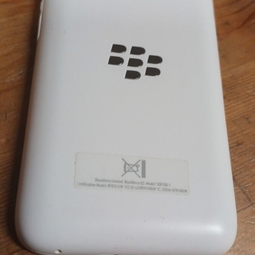Blackberry SQR100-1 white used with minor damage