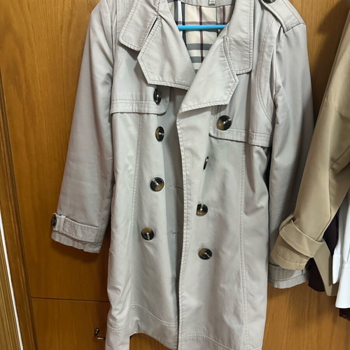 Burberry Coat like new, beige, size M fits small