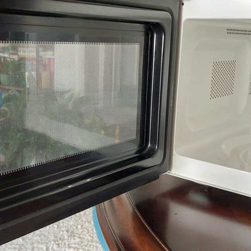 Sharp R26ST Microwave Oven used, without turntable mechanism