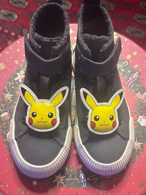 Pokemon H&M sneakers size 29 like new, gray