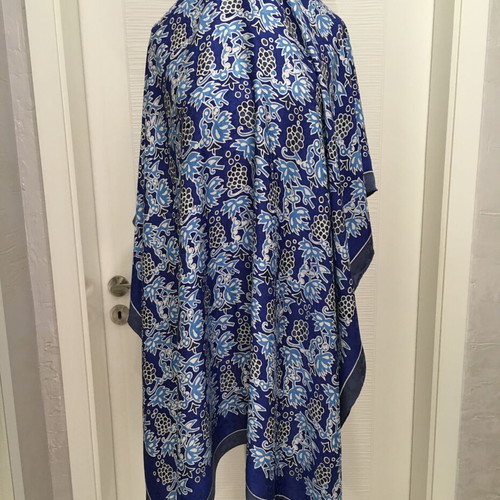 Marja Kurki vintage silk scarf 115/115 cm like new, blue