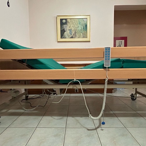 Orthopedic electric patient bed like new, Alfacare