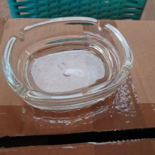 Set of 6 glass oval ashtrays, like new, small to medium size