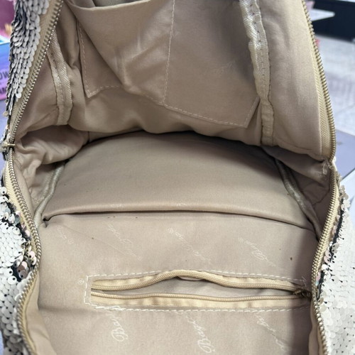 Backpack bag like new with multiple zippered compartments