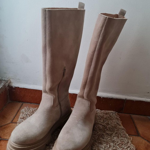 Day2Day Sante beige boots like new, size 36