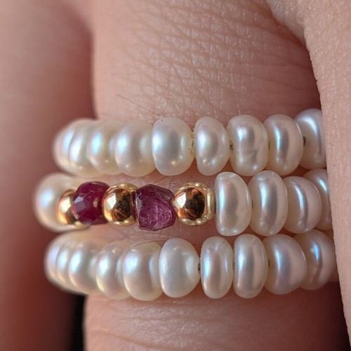 14K gold ring with natural pearls and 2 rubies