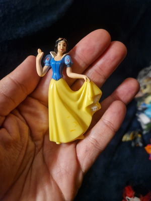 Snow White figure used, classic Disney plastic miniature