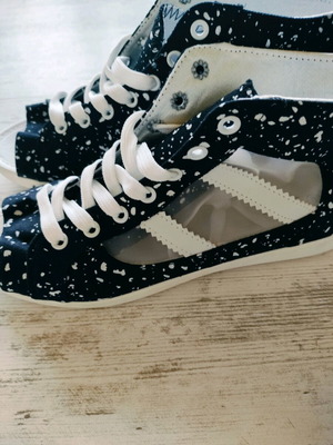 Women's summer shoes new, black and white sandals and platforms