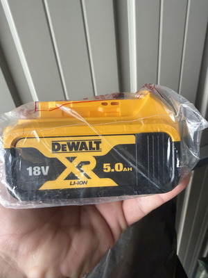 Dewalt DCB184 18V XR 5Ah battery