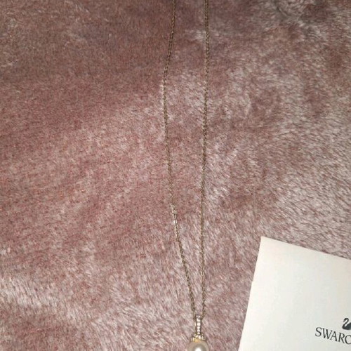 Swarovski necklace like new