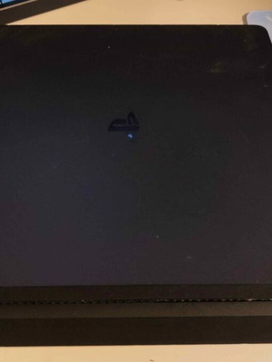 PlayStation 4 Slim Edition 500GB like new