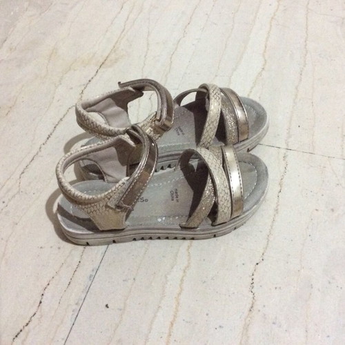 Saxo Bluss sandals used for girl size 27 gold