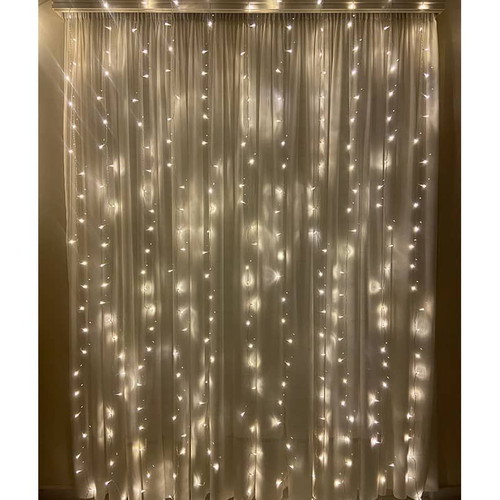 Curtain with lights like new, 2.20 x 1.50 meters with crystals and lights