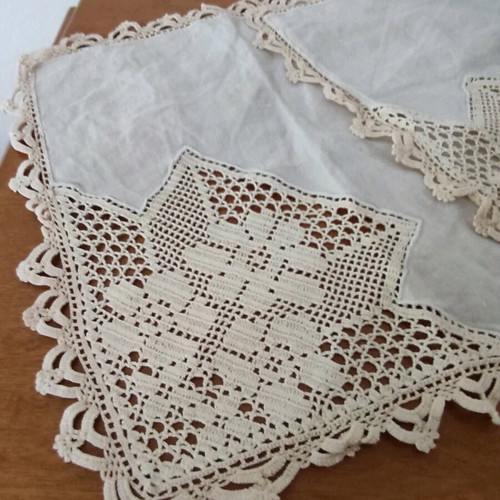 Handmade knitted napkins like new with corners and linen