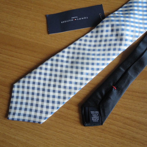 Tommy Hilfiger tie new, 100% silk, white and blue