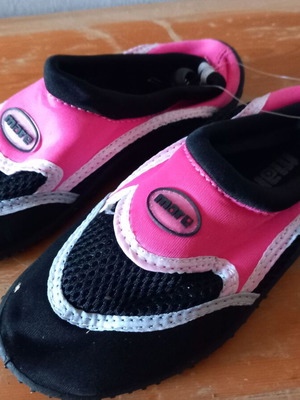 Mare kids beach shoes new, sizes 29, 30, 33 & 34