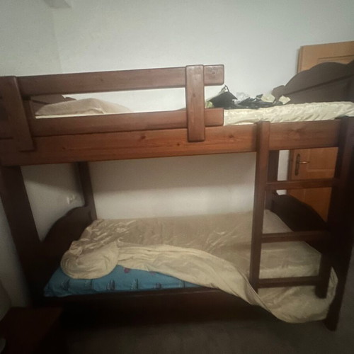 Bunk bed brown with mechanism for third mattress, like new