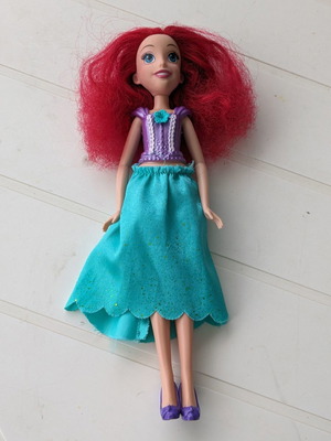 Hasbro Disney Princess Basic Fashion Doll Ariel πριγκίπισσα μεταχειρισμένη