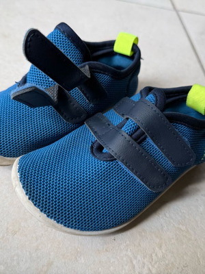 Lupilu barefoot kids shoes size 25 like new, blue
