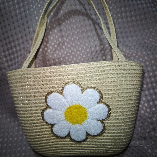 Claire's straw bag like new, handheld