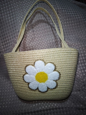 Claire's straw bag like new, handheld