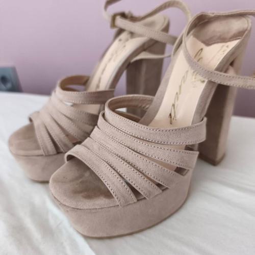 Sante nude sandals size 35 like new