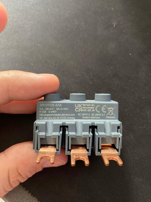 Γέφυρα σύνδεσης Siemens 3RV2925-5AB καινούργια για 3RV/3RT (63A, 690V)