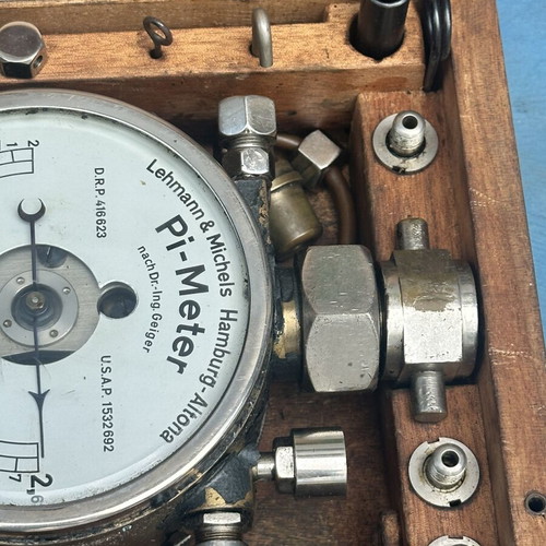 Pi-Meter Lehmann & Michels Hamburg-Altona vintage industrial instrument used