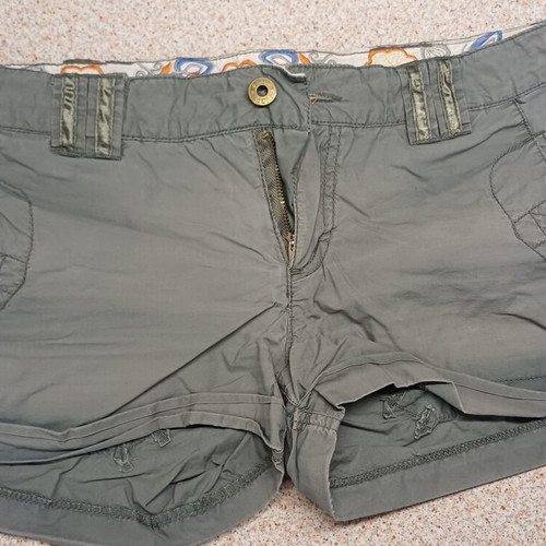 Guess shorts size 28, waist 80 cm, like new