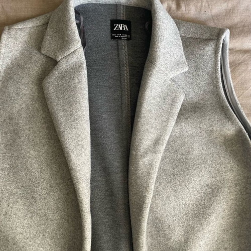 Zara women's gray open sleeveless coat like new
