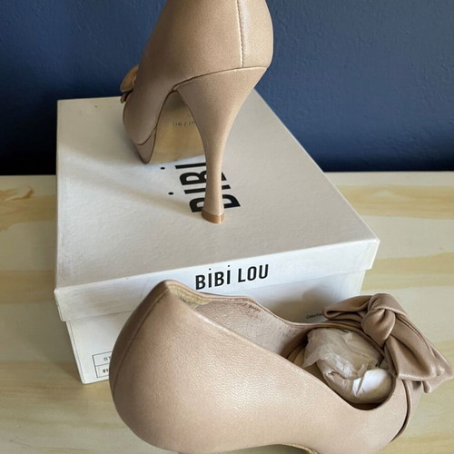 Bibi Lou high heel pumps beige like new, size 39