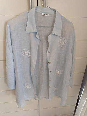 Women's shirt used, size XL