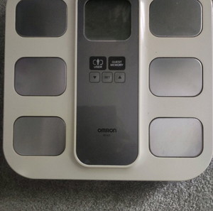Ζυγαριά λιπομετρησης OMRON
