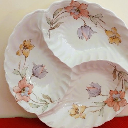 Ceramic three-section serving plate new with floral design