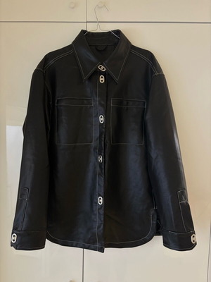 Women's black faux leather jacket like new, size Large