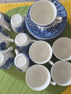Royal Tudor Ware комплект от 22 части винтидж чаши и чинийки за кафе