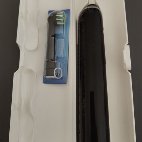 Oral-B Pro 3 3500 Design Edition electric toothbrush with 8 replacement heads