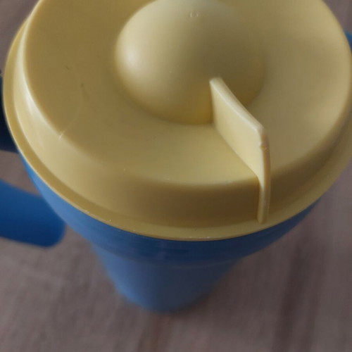 Tupperware jug 1.1lit used with removable handle and screw cap