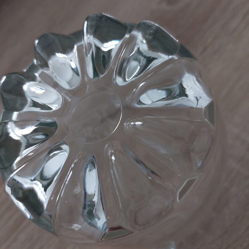 Italian glass ice bucket like new with decorative rim