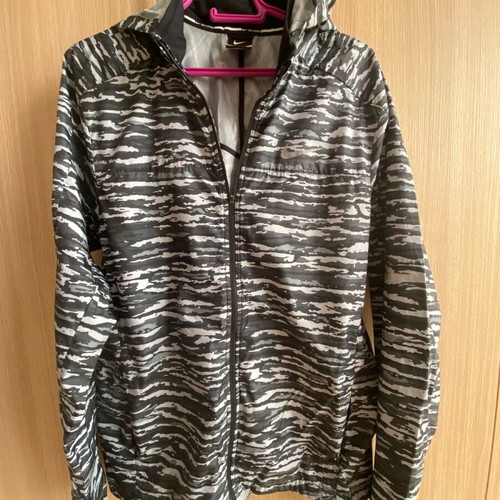 Nike running jacket like new, size M, white and gray